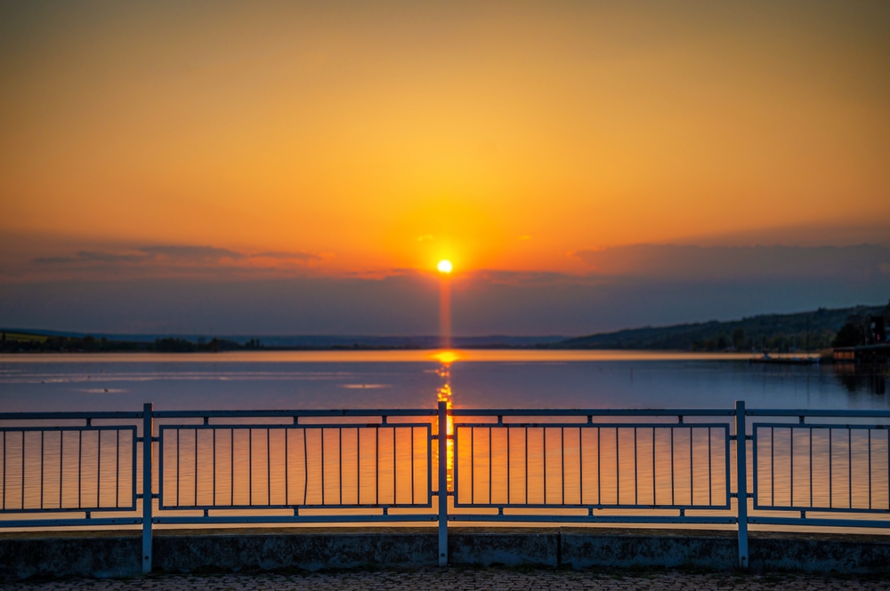 View,Of,The,Fence,Of,The,Shore,Promenade,At,The